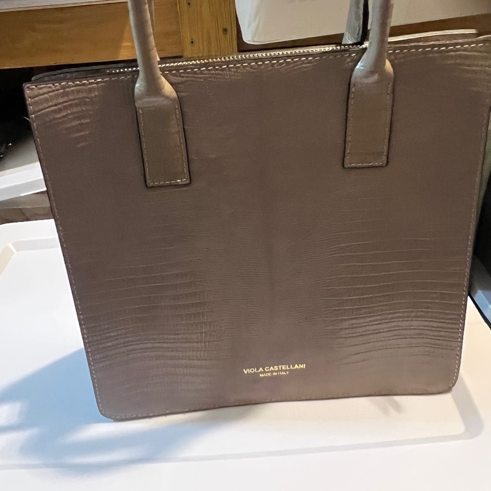 Viola Castellani Leather Bag